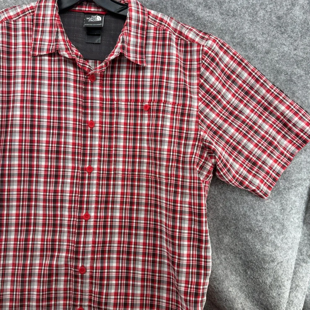 The North Face Tekware Shirt Men Med Red Plaid Short Sleeve Button Down Hiking